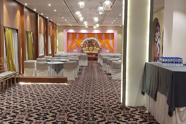 Ballroom/Hall 50 of 93