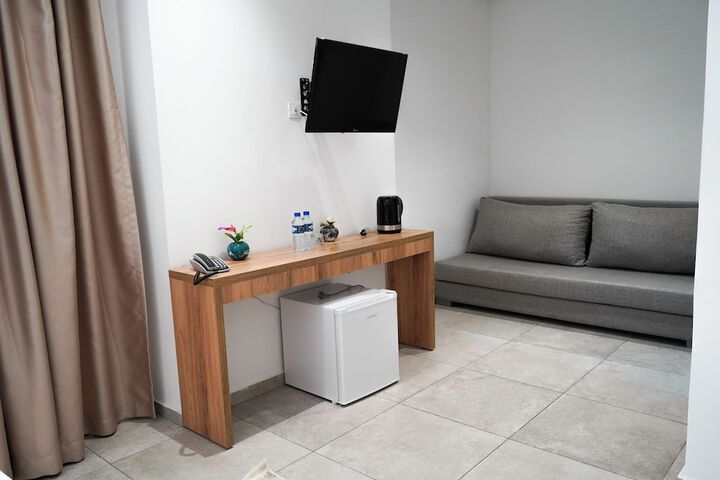 Room 25 of 46