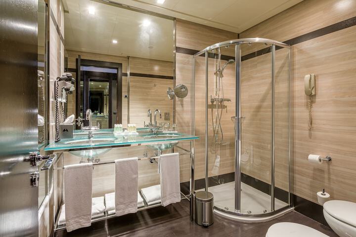 Clean Restrooms