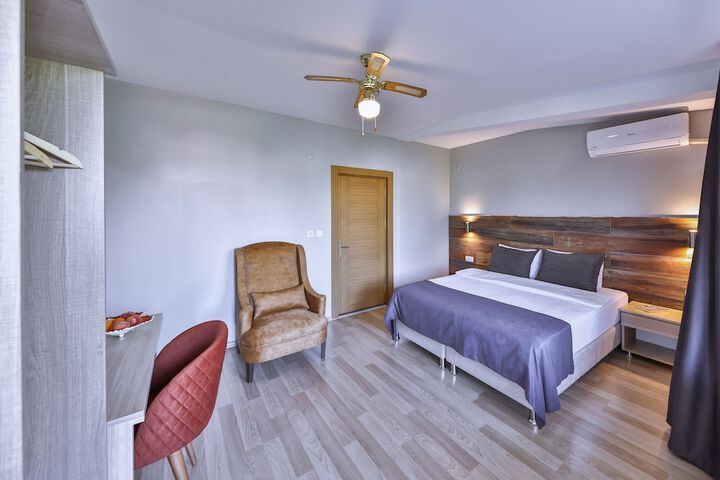Room 10 of 125