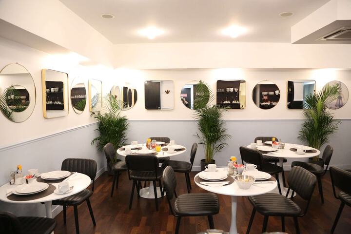 Dining 93 of 105