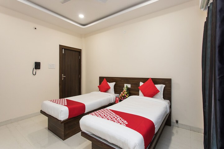 Room 8 of 20
