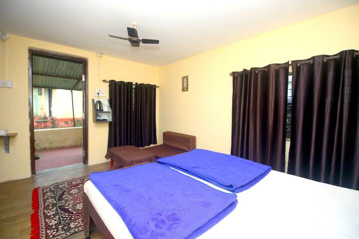 Room 28 of 94