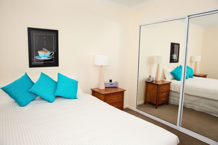 Room 3 of 74