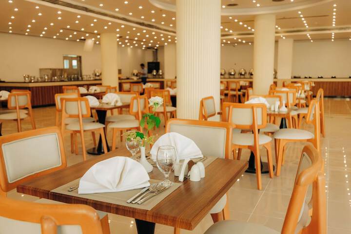 Dining 99 of 146
