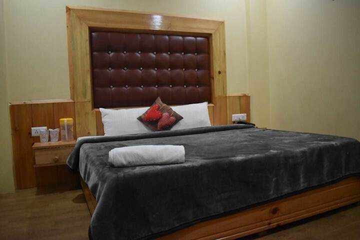 Room 35 of 47