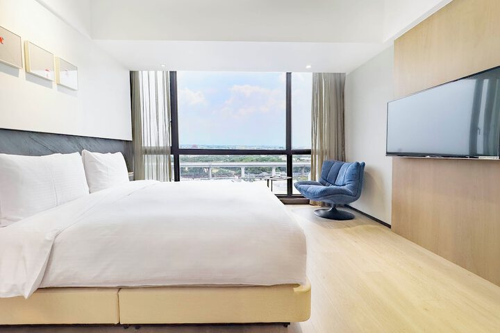Room 28 of 104