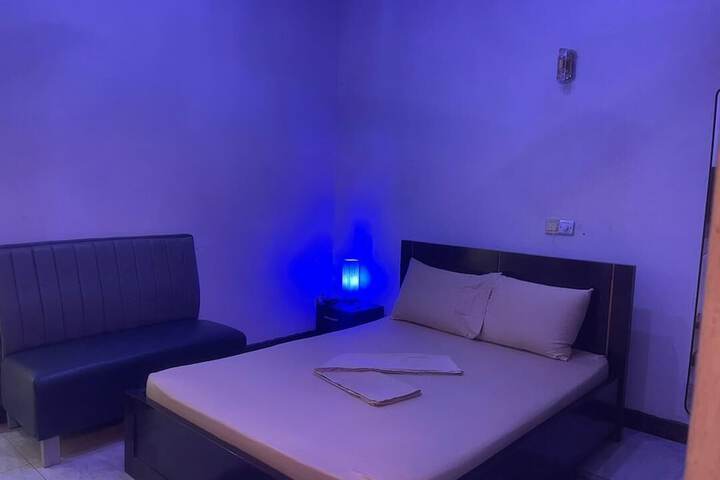 Room 11 of 22