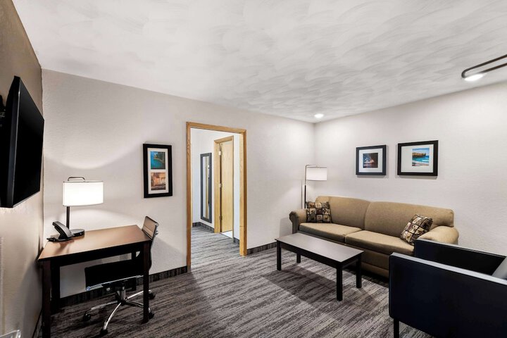 Room 20 of 38