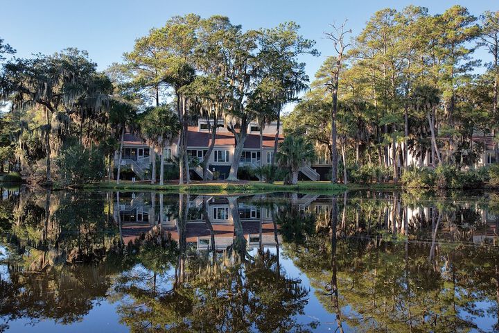 Hotel with Pool