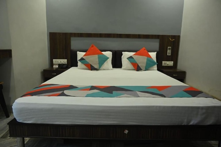 Room 6 of 30