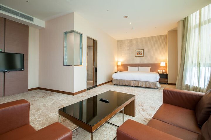 Room 18 of 35