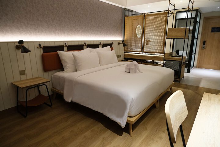 Room 6 of 23