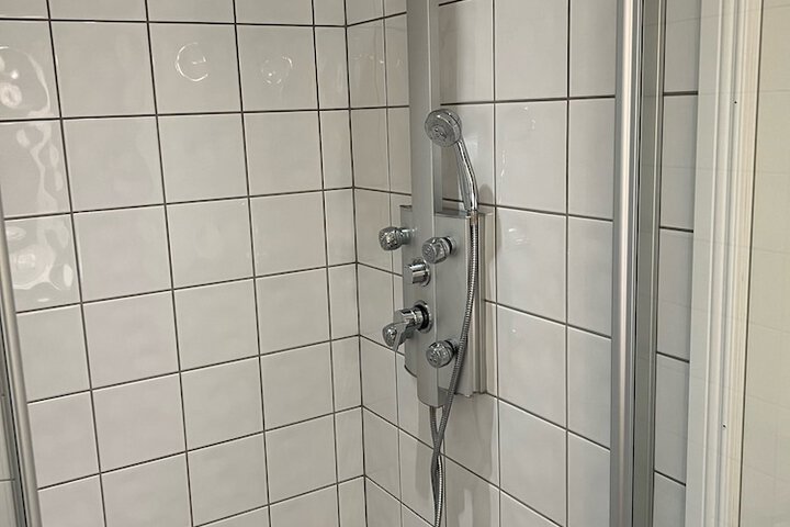 Room 52 of 75
