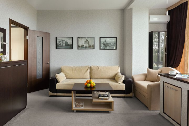 Room 33 of 64