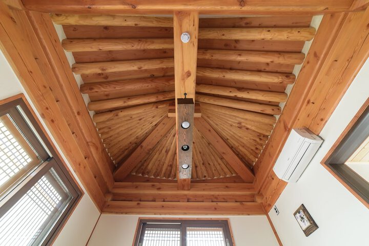 Room 3 of 52