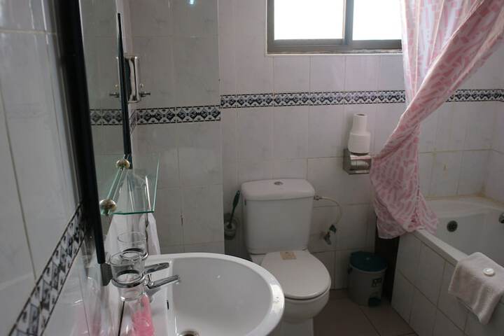 Room 32 of 47