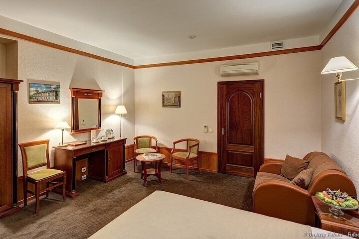 Room 21 of 39