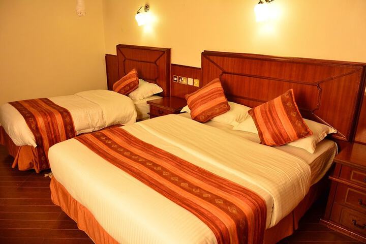 Room 2 of 8