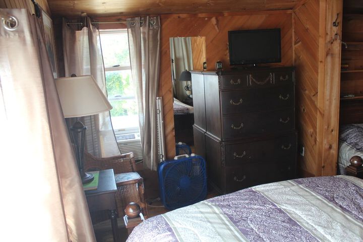 Room 10 of 128