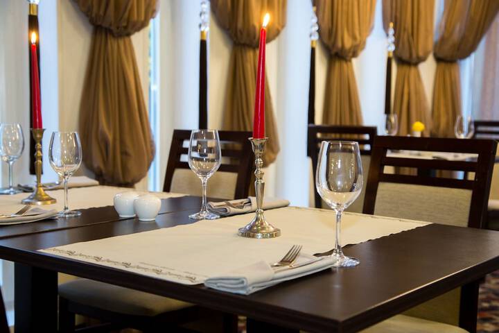 Dining 38 of 56
