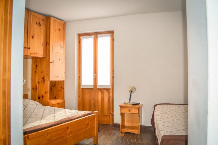 Room 27 of 94