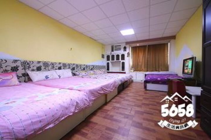 Room 79 of 118
