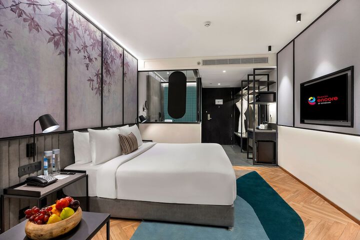 Room 8 of 61