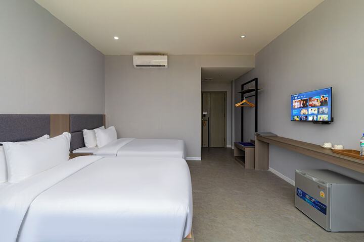 Room 25 of 63