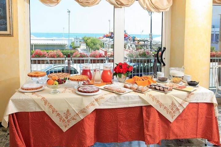 Dining Photos