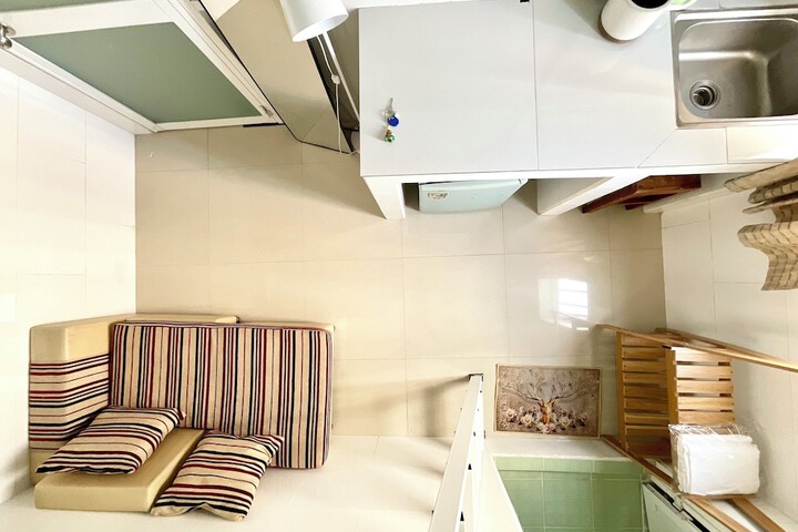 Room 4 of 21
