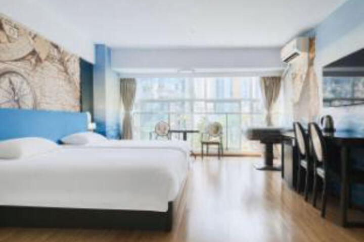 Room 21 of 21