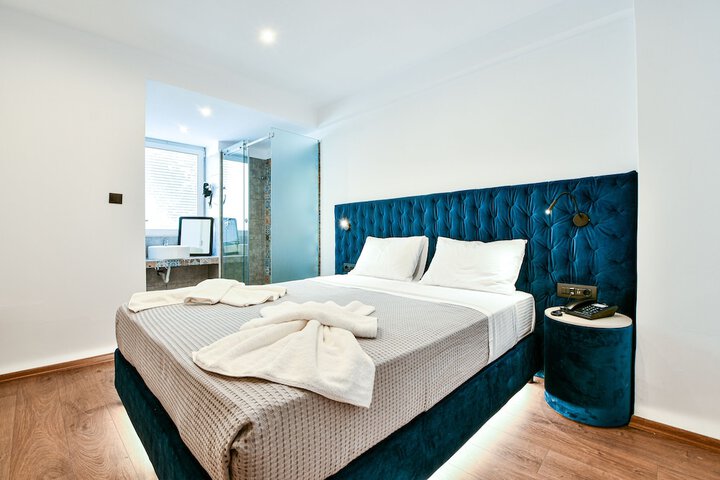 Room 30 of 46