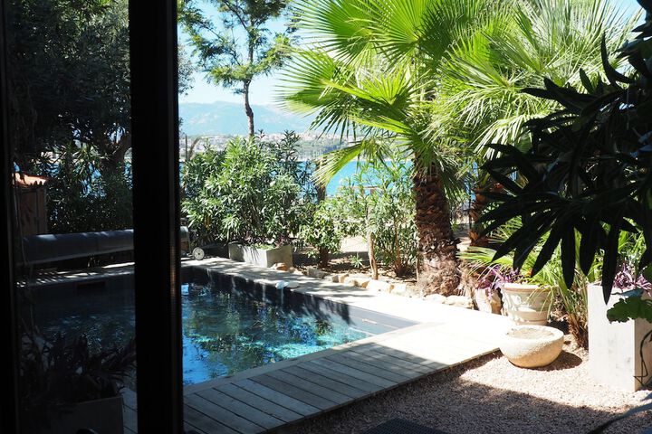 Pool 108 of 144