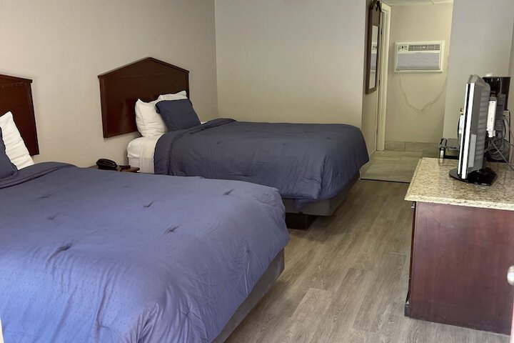 2 Queen Beds (4 of 5)