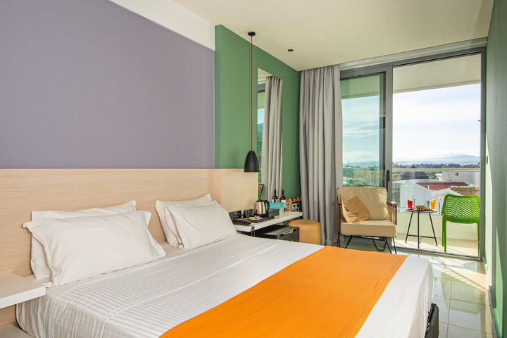 Room 28 of 121