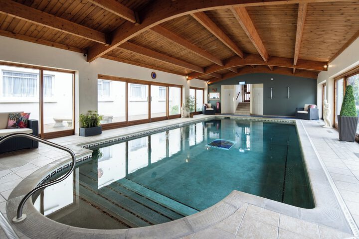 Hotel with Pool