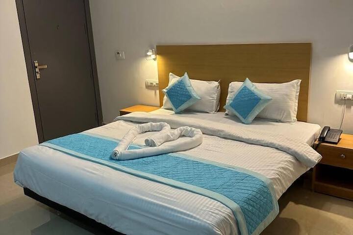 Room 8 of 43