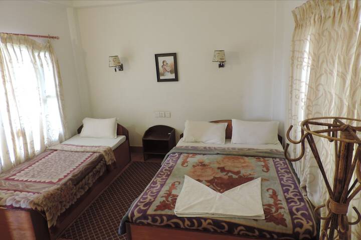Room 8 of 15