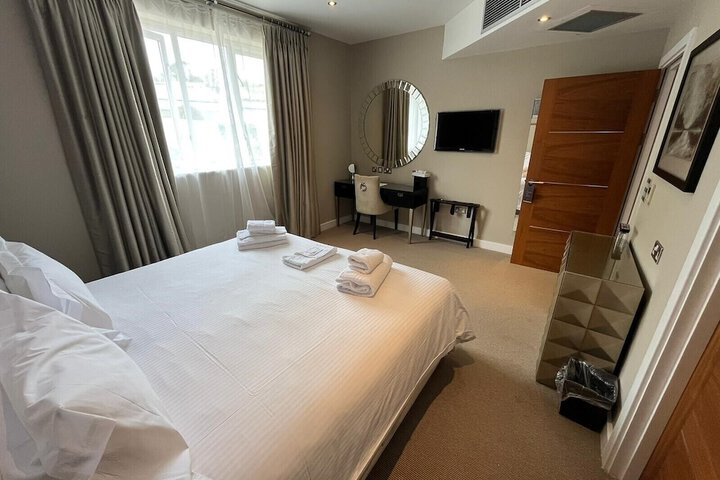 Room 12 of 38