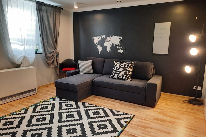 Room 52 of 159