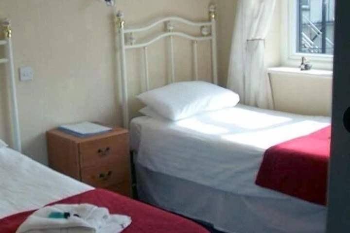 Room 5 of 39