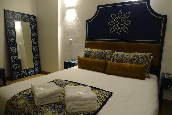 Room 16 of 32