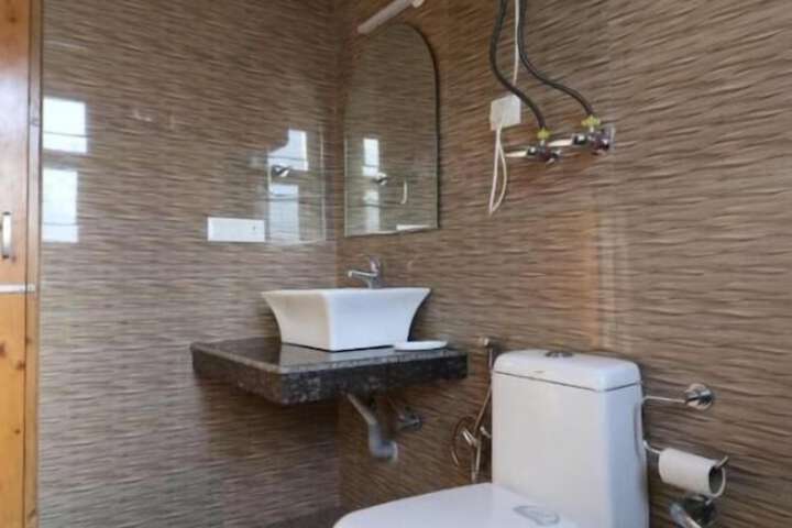 Room 7 of 15