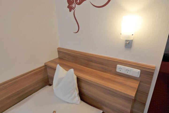 Room 6 of 23