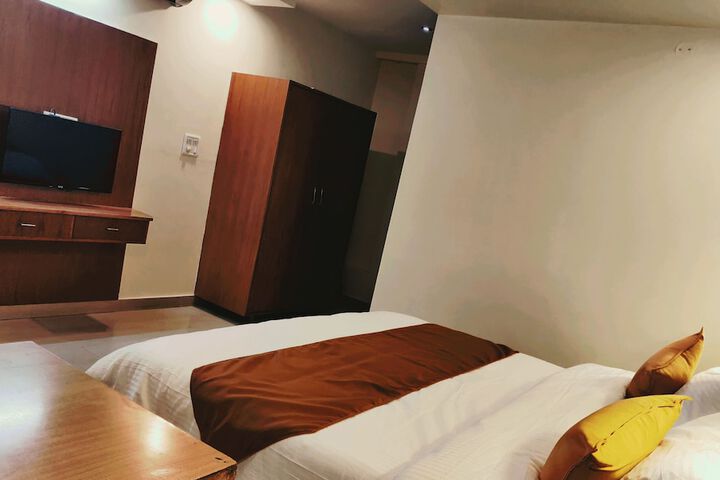 Room 6 of 31