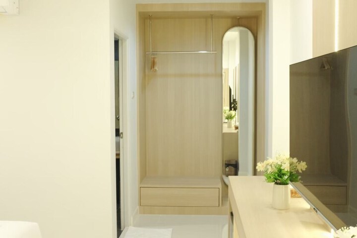 Room 10 of 77