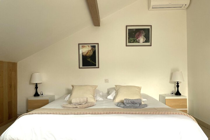 Room 6 of 61