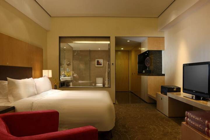 Room 10 of 120