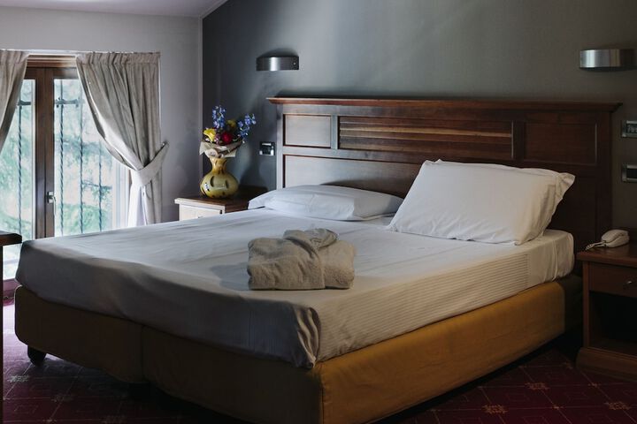 Room 5 of 15